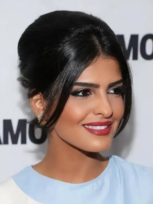 沙特最美王妃:嫁大28岁王子,不穿黑纱不遮面,二婚嫁亿万富翁