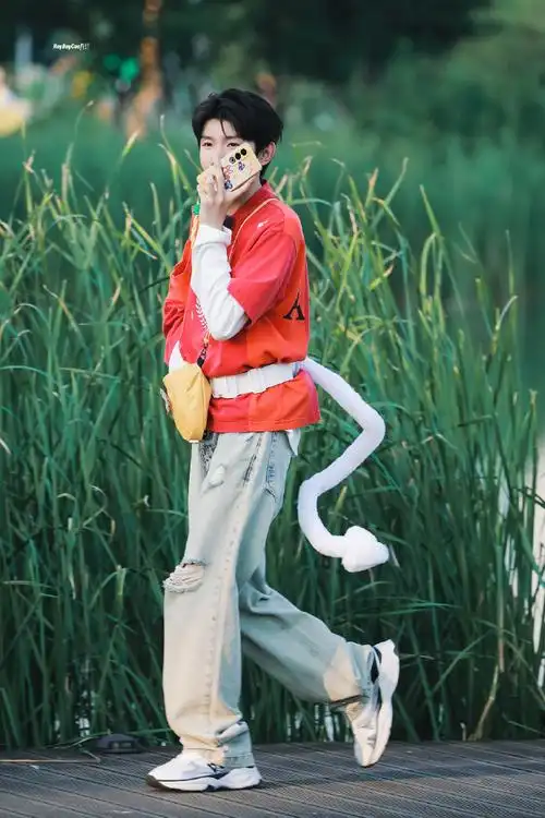 王源城市捉迷藏##王源cos摄影师