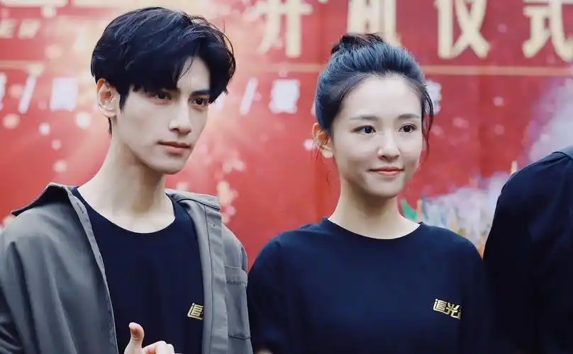 吴倩罗云熙再同框!《追光者》开机,吴倩略显疲态罗云熙瘦脱相