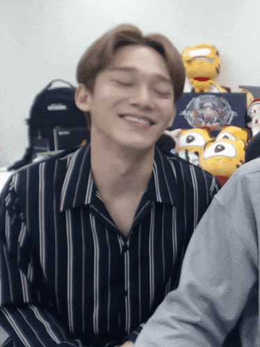 金钟大原来是"游戏白痴",看吴世勋打游戏,被画面弄晕乎