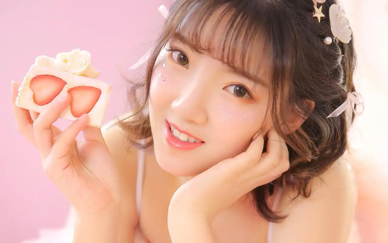 养眼美女性感图片高清桌面壁纸