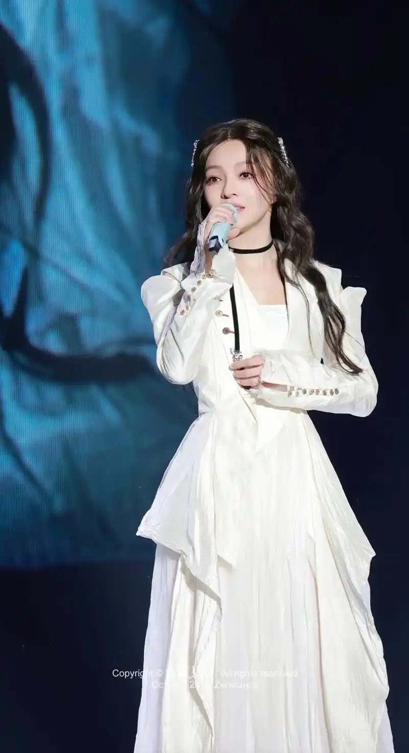 天生歌者,终成天后.分享一波照片#张韶涵舞台生图 #神级现场 - 抖音