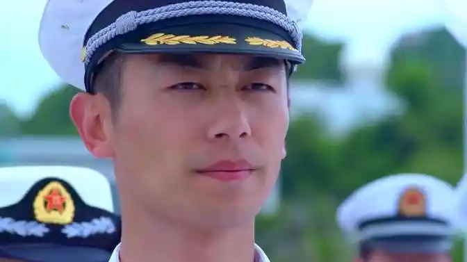 天生要完美:朱亚文不愧是颜值担当,穿上军装更是帅的没活说!