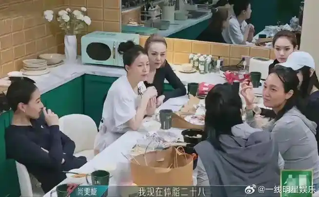 而且娱乐圈中的女明星,很多觉得辛苦,人家40岁之前就退休了,王琳可不