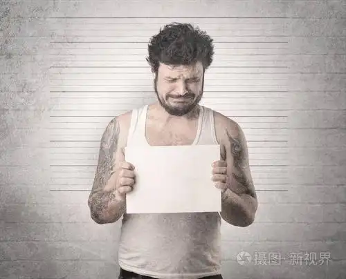 在监狱中被捕罪犯照片-正版商用图片03xo74-摄图新视界