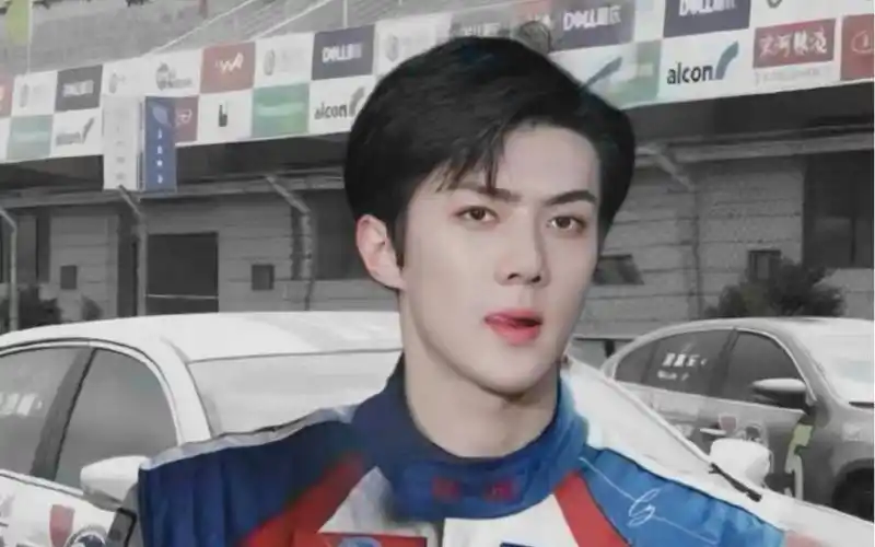 前方一大波吴世勋港风大帅哥照片来袭!与港风适配度100%