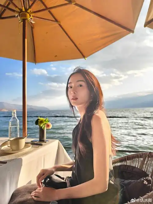 #齐乐龙龙过元宵##胡冰卿qing去户外吹吹风#