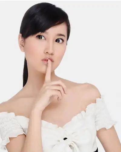 张玮玮(主持人)