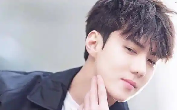 原创爱豆吴世勋他的身材颜值是优势也善于处理人际关系