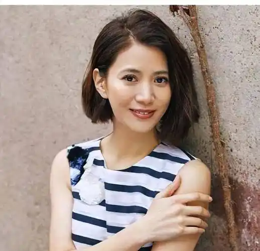 20岁被何鸿燊和富商环绕,婚后被张智霖宠成公主,袁咏仪到底有多牛