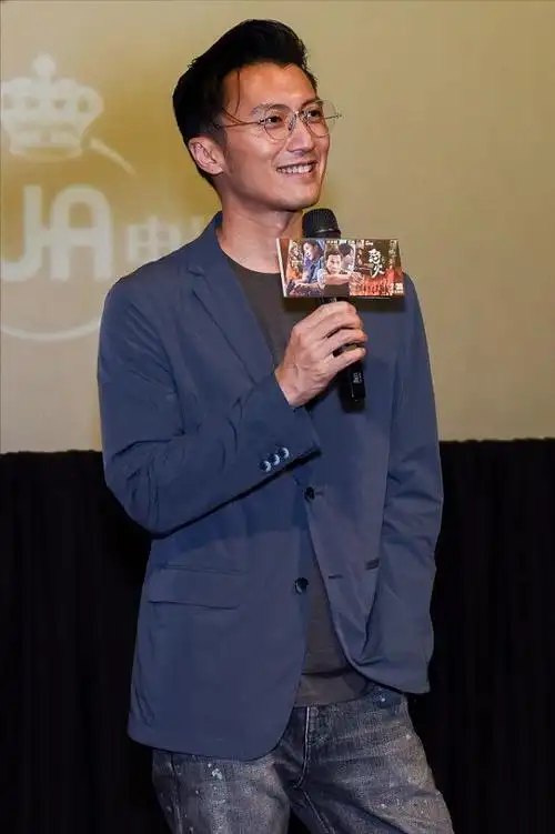 谢霆锋的穿搭真有魅力用牛仔裤玩转不同风格人到中年也不油腻