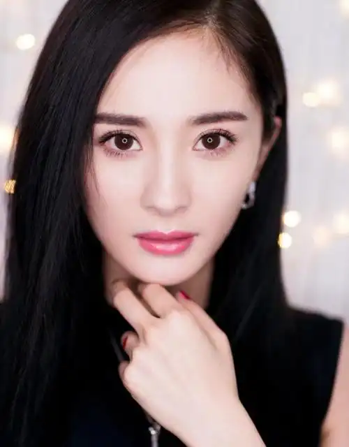 杨幂身价多少亿身价50亿的杨幂为啥这么拼