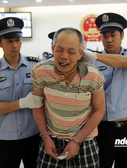 1983年扫黑严打时期,真实枪毙犯人的罕见过程最快半小时判死刑3-度小