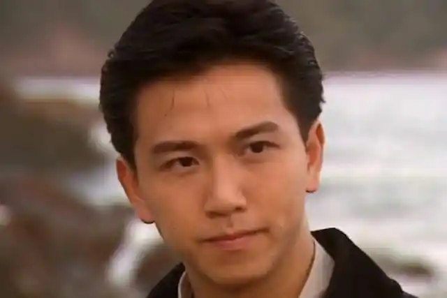 这些香港的男明星们非常的帅气但是却没遗传给孩子