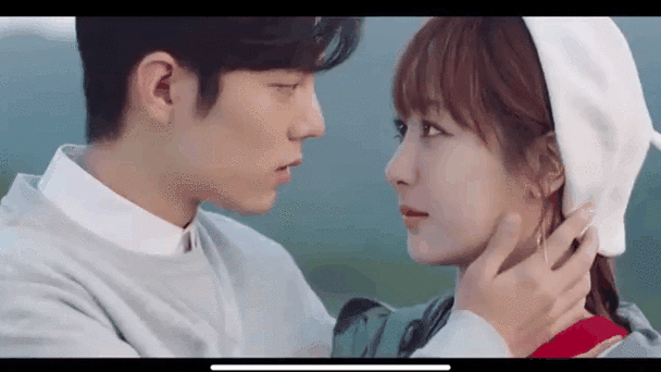 这部剧肖战跟杨紫有50多场吻戏?没有那么多啊 我数错了吗?