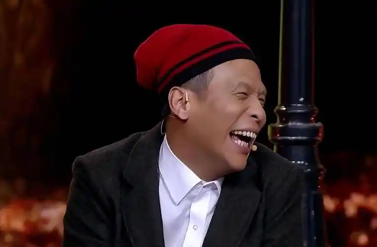 宋小宝:与相伴7年发妻离婚后,转身娶小8岁粉丝,今婚姻状况如何_霍晓红