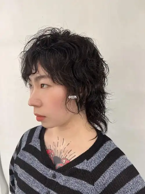 日系发型设计高层次烫发鲻鱼头狼尾