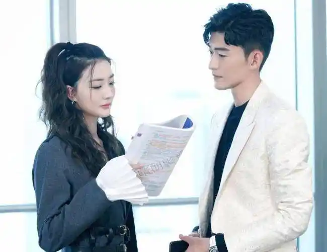 超前点播还不够,张翰新剧自己搞了个app收费,活该这么糊_徐璐_观众