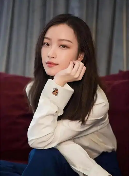 事实证明如今已经35岁的倪妮早已经走上了另一条大道