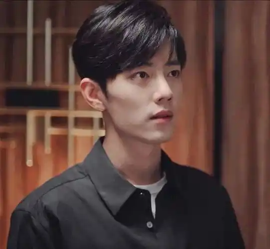 肖战在余生中的表演藏锋守拙另类减法演绎反套路高冷男神