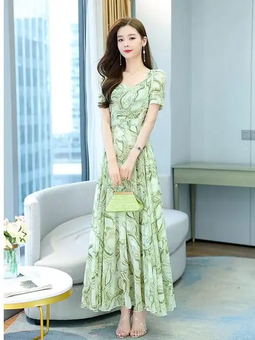 冰丝连衣裙女夏三亚海边度假胖气质高端碎花飘逸沙滩裙长款裙子 - 17