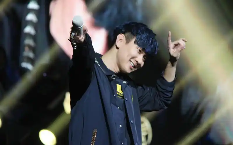 【林俊杰】圣所721成都演唱会·老林狂飚四川话"还想听撒子guo"