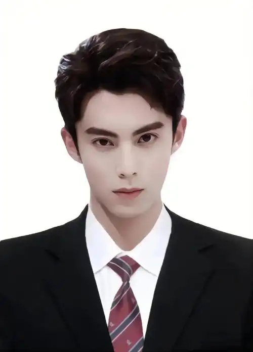 王鹤棣的证件照,想要的来取!