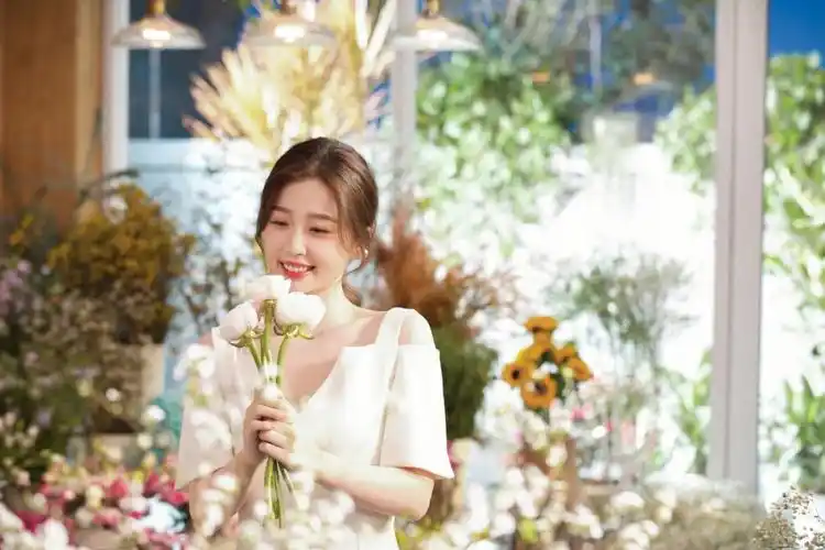 我还怪喜欢虞书欣广告妆造的