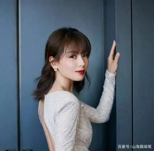 霸气刘涛又换新头像,女扮男装还有小胡子,太可爱已抱走