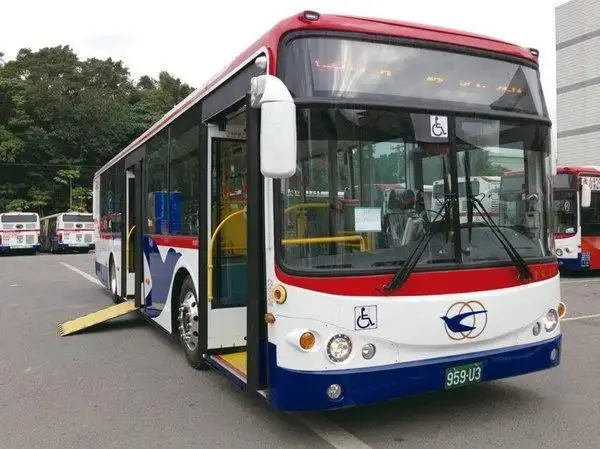 台湾渐冻青年无奈诉委屈:乘代步车上公交遭拒载