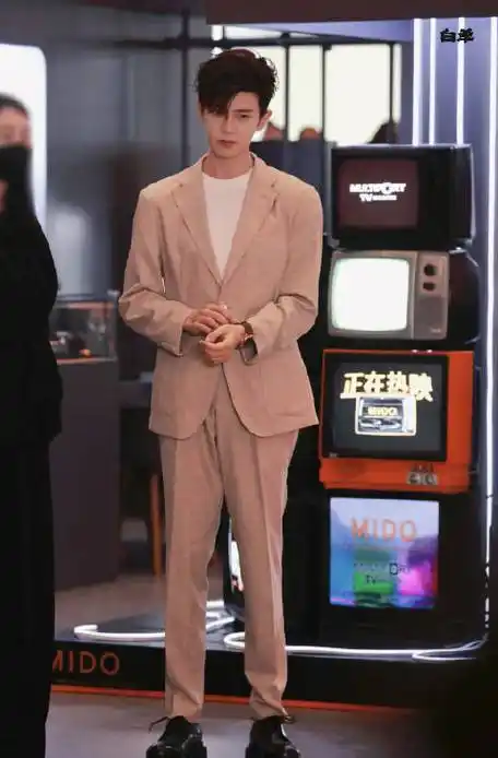 美度品牌代言人任嘉伦##任嘉伦青岛##今日星拍放送