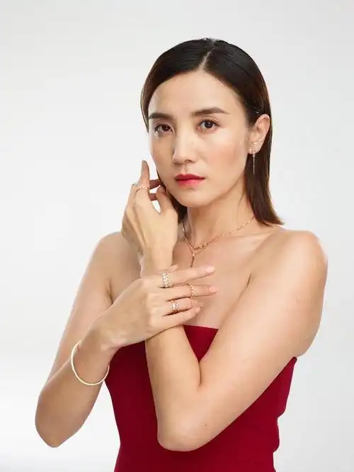 女明星的素颜照合集:女明星棚拍照大赏(15)