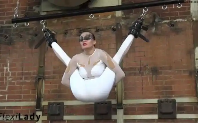 【健身】极限柔术软弓出肩,小姐姐真的很拼.