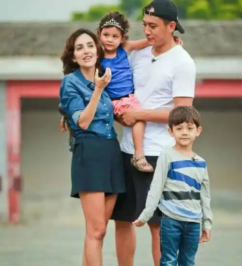 为了照顾病重的妻子,3年不拍剧,虽妻子很苍老,仍不离弃_刘烨_事业