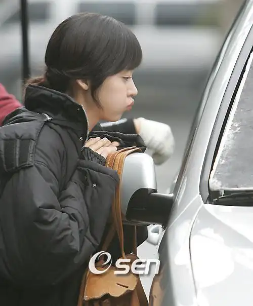 p>成宥利(sung yu ri),1981年3月3日出生于德国巴登,韩国女演员,歌手