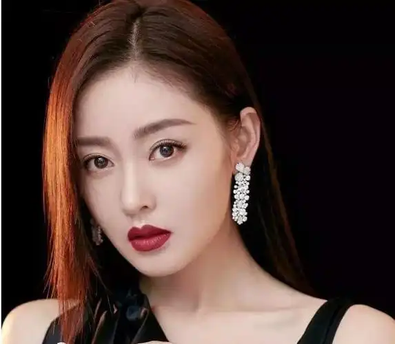 有种整容叫张天爱涂了口红空姐照曝光网友太会骗人了