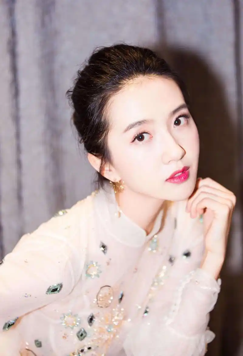 人美不火系列 许龄月