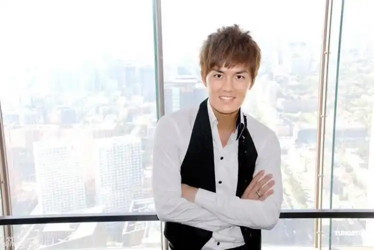 歌手吴克群公开道歉引热议,原因让人意想不到,网友直呼太暖心