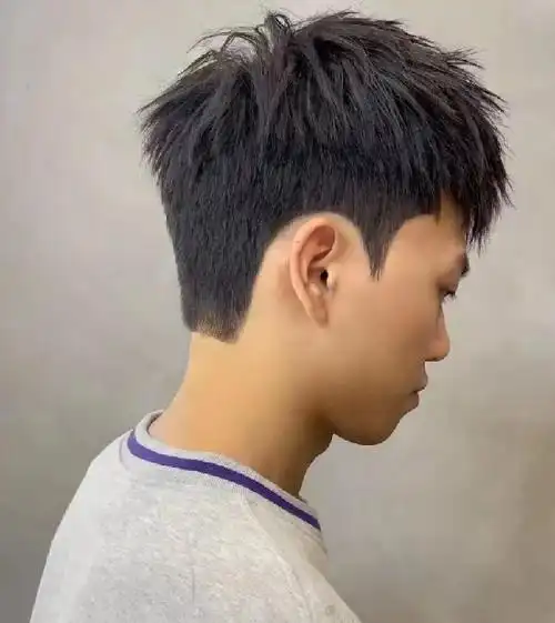 两边铲青发型帅气值得尝试