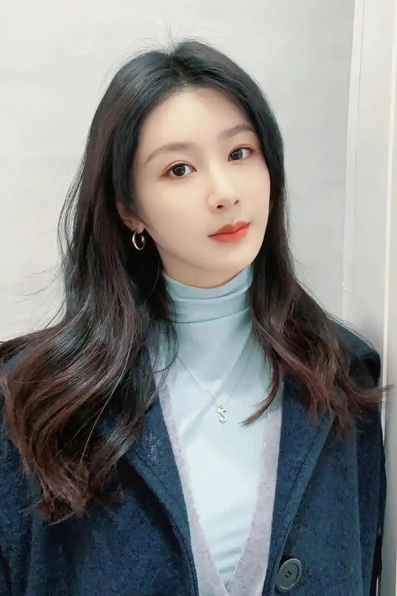 她现在的状态是大部分女人想要的吧?#美出高级感 #杨紫 #杨 - 抖音