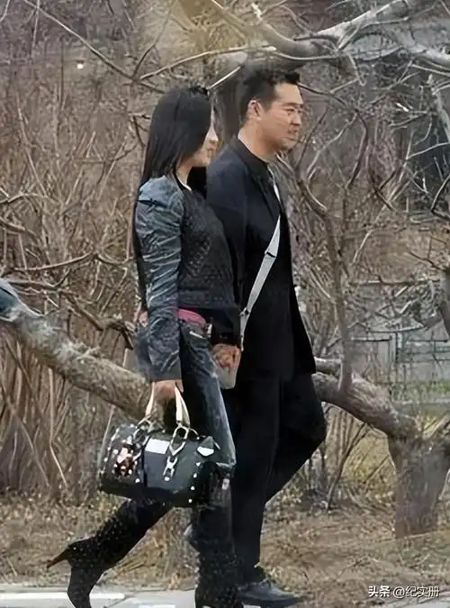 圈内"女炮王"被曝猛料,内容过于劲爆,网友:青楼女子甘拜下风|马苏