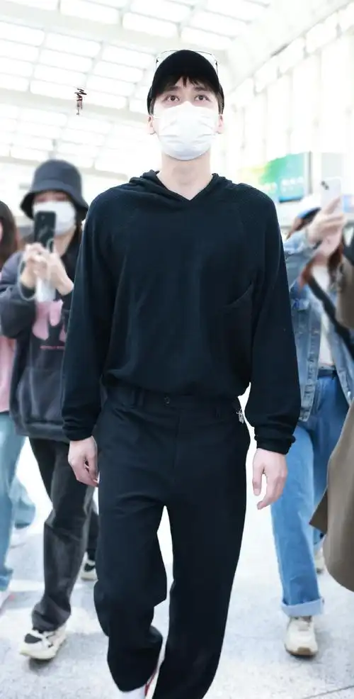 李易峰现状##挑战每天按相册顺序发一张李易峰的照片