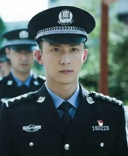 破冰行动黄景瑜演技被粉丝尬吹合作老戏骨的机会为什么给他