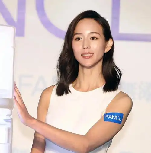 曝张钧甯年底将和38岁导演柯汶利结婚,网友:为什么不嫁个帅哥?