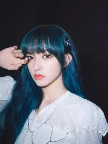 盘点那些像是从漫画里走出来的"蓝发爱豆"