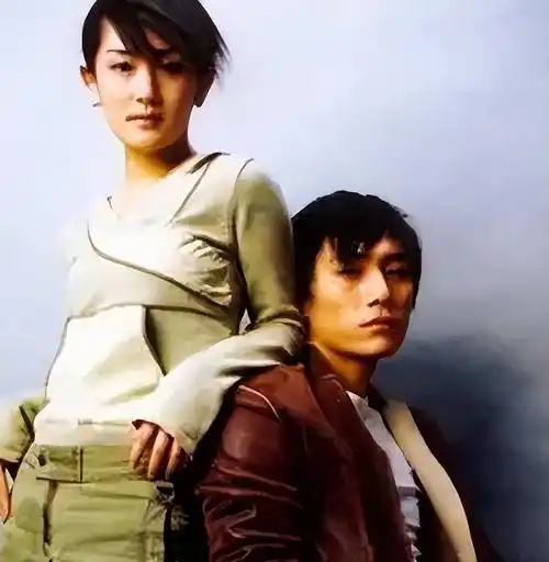 作为谢娜和刘烨感情的旁观者,何炅也曾讲述过他看到的情景.