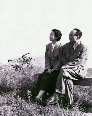 江青为何冲毛泽东狂叫:"你怀念杨开慧,我想念唐纳!