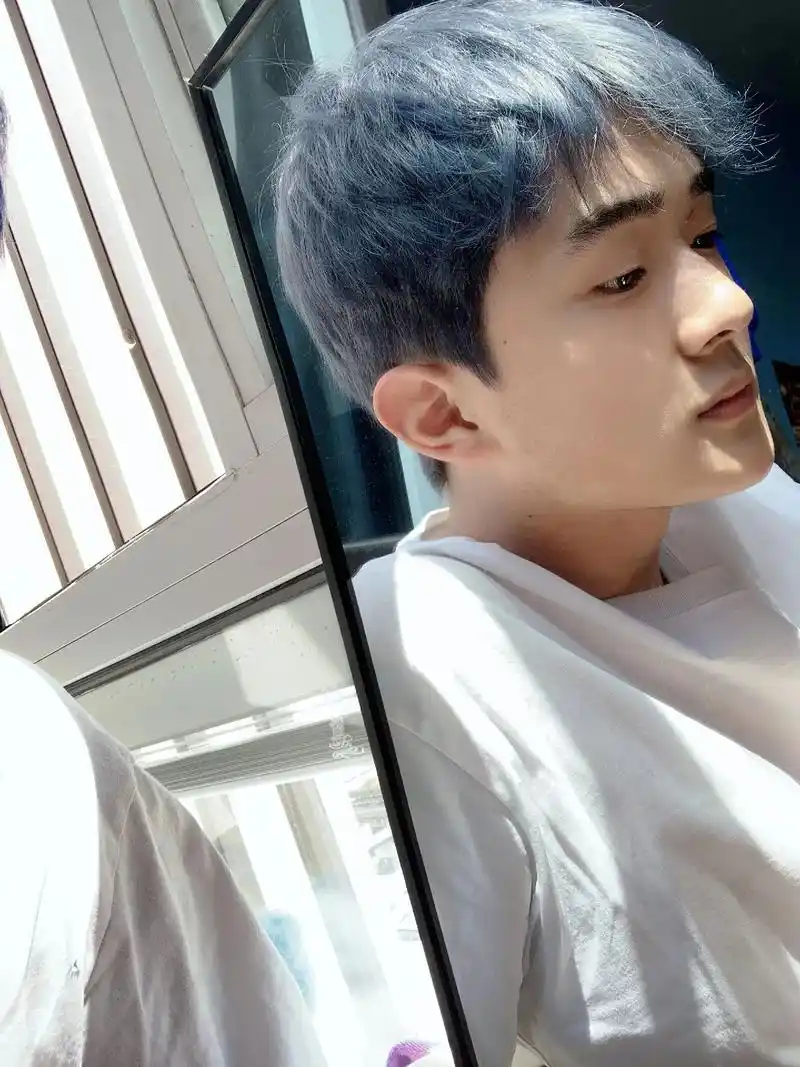 你的侧脸男孩 #普通男孩 #半张脸颜值 #侧颜 #每天@演 - 抖音