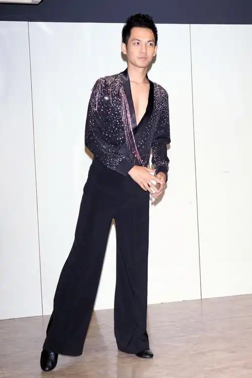 低调内敛,自强自律,只靠实力说话的大演员钟汉良