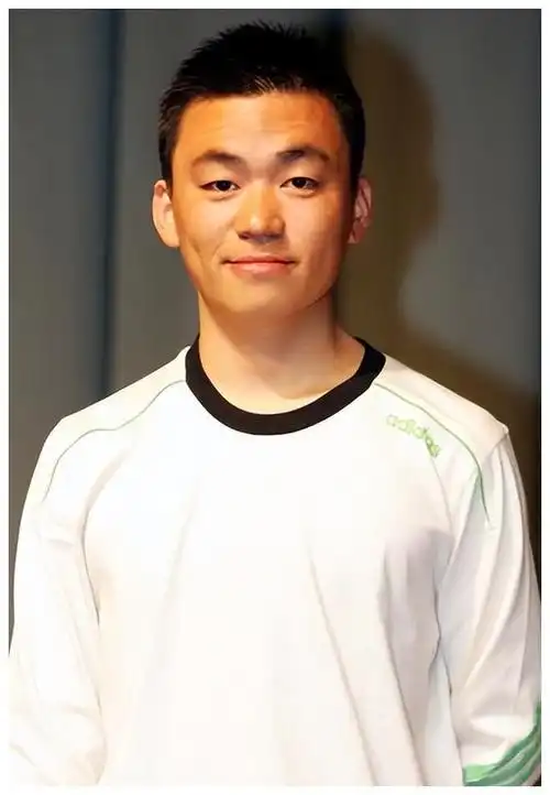 王宝强马蓉的儿子长大了,这长相一眼就能看出是谁亲儿子,太像了